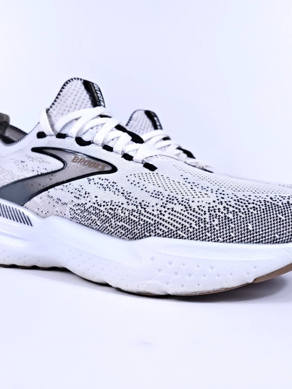 Brooks Glycerin StealthFit GTS 21 Womens 9.5 Max Cushion Support Running Shoes